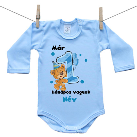 Kék hosszú ujjú body Már 1 hónapos vagyok macival és a baba nevével - kisfiú Kék hosszú ujjú body Már 1 hónapos vagyok macival és a baba nevével - kisfiú