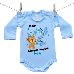 Kék hosszú ujjú body Már 2 hónapos vagyok macival és névvel kisfiúknak